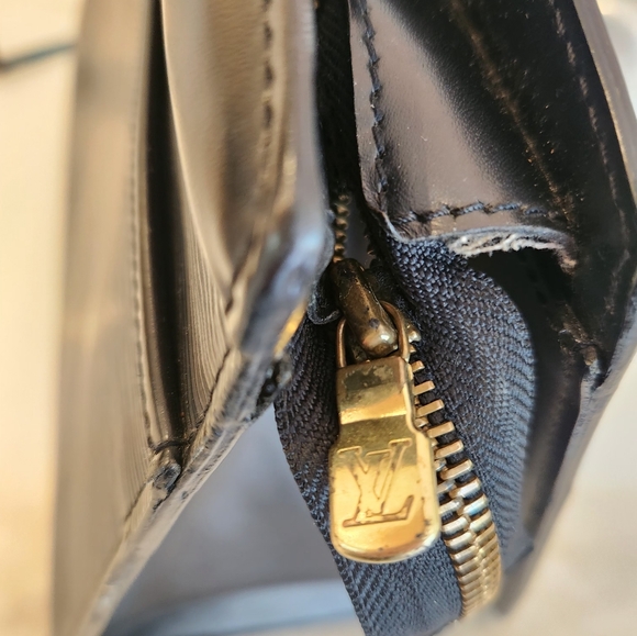 Louis Vuitton Epi Riviera in Classic black - Picture 7 of 16